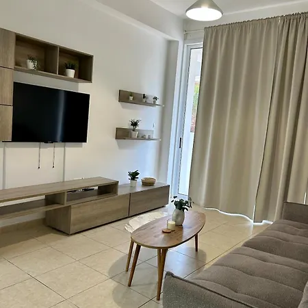 Seasons Retreat With Pool And Gym-2br