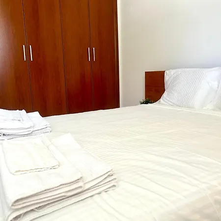 Seasons Retreat With Pool And Gym-2br شقة