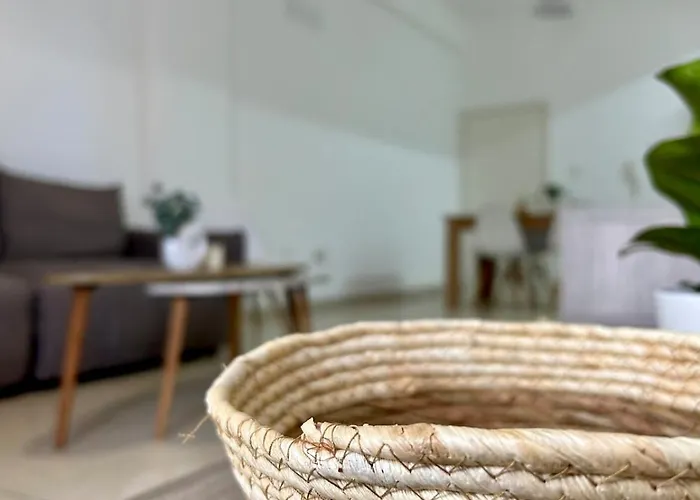 Seasons Retreat With Pool And Gym-2br Apartamento Voroklini