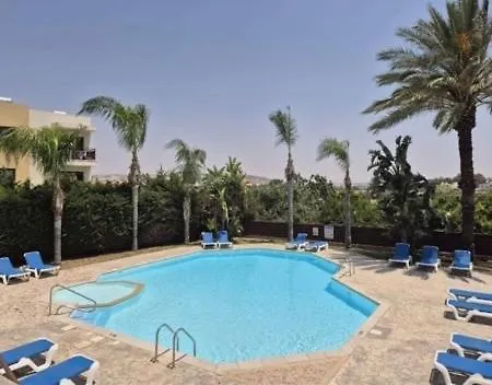 Summer Escape With Pool And Gym Apartment