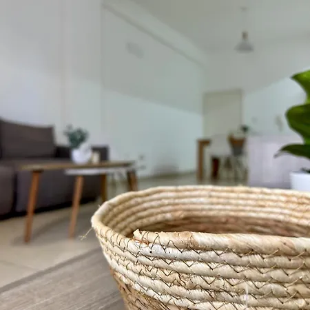 Seasons Retreat With Pool And Gym-2br Appartement Oroklini