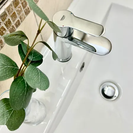 Seasons Retreat With Pool And Gym-2br Appartement Oroklini