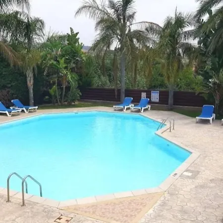 Apartment Summer Escape With Pool And Gym Voroklini