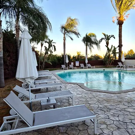 Appartement Seasons Retreat With Pool And Gym-2br Oroklini