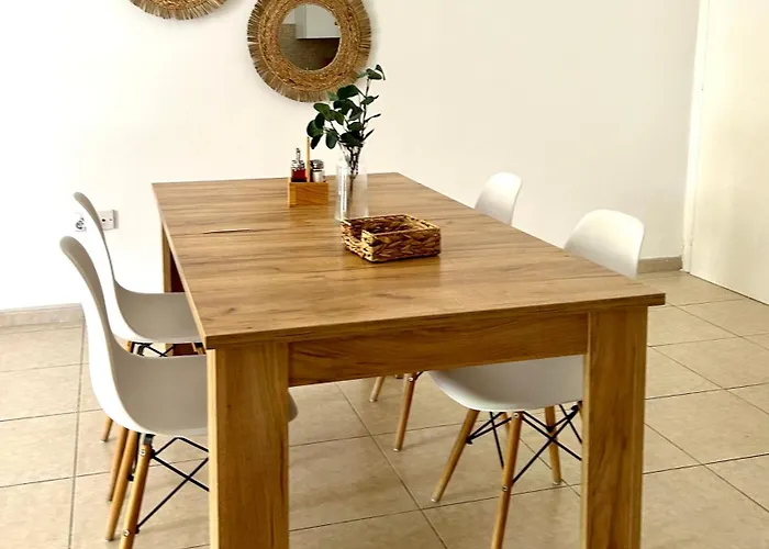 Seasons Retreat With Pool And Gym-2br Voroklini